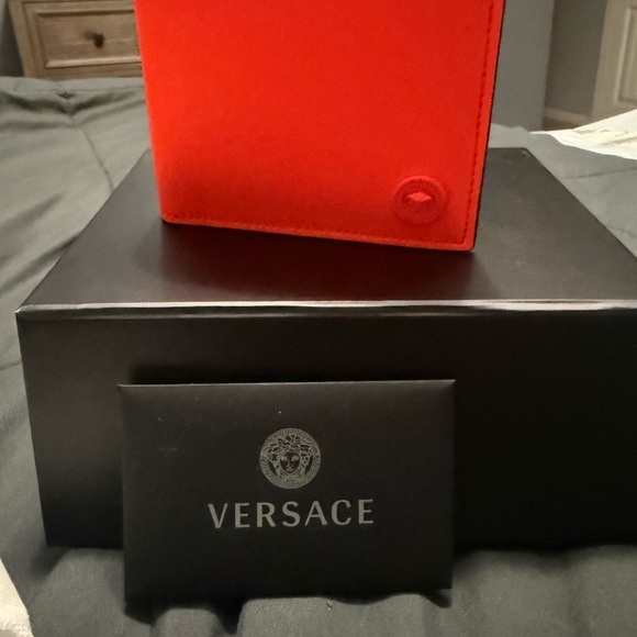 Versace Men’s  Neon Orange Wallet - Picture 1 of 6